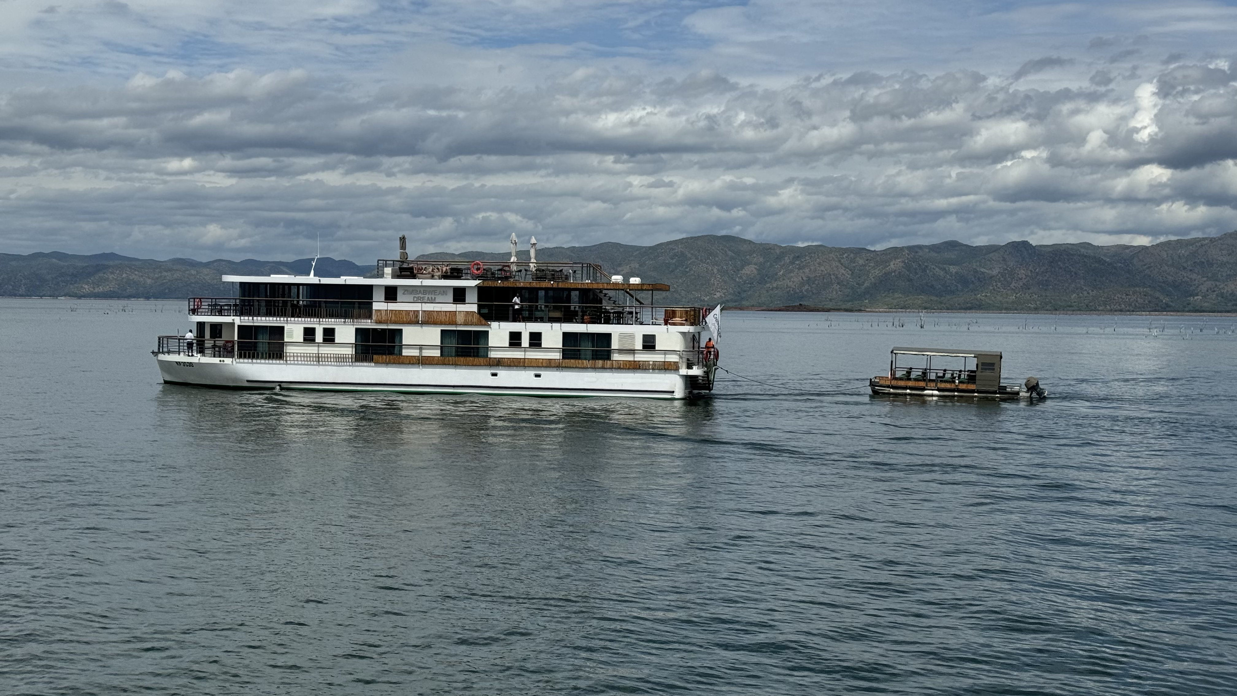 RV African Dream - Safari Cruise on Lake Kariba